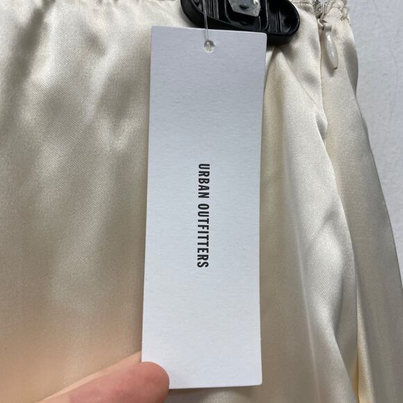 Kimchi Blue Women's Jensen Satin‎ Fluted Maxi Skirt Off White Size Small - Picture 4 of 10